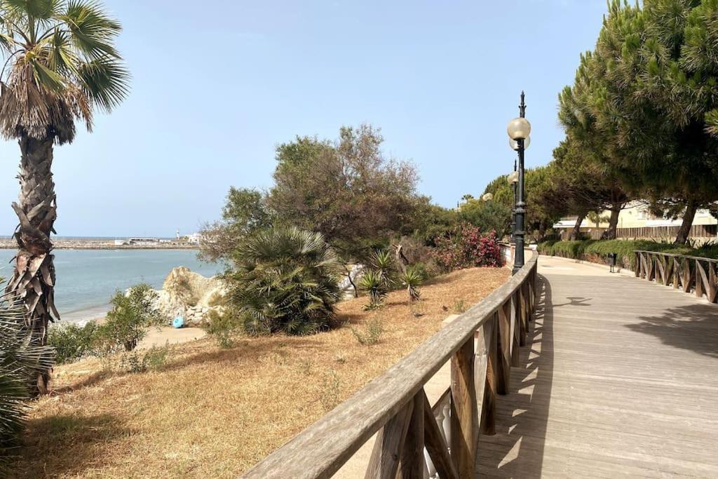 Apartamento A Unos Pasos De La Playa โรตา ภายนอก รูปภาพ