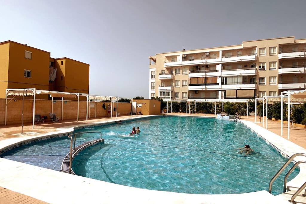Apartamento A Unos Pasos De La Playa โรตา ภายนอก รูปภาพ