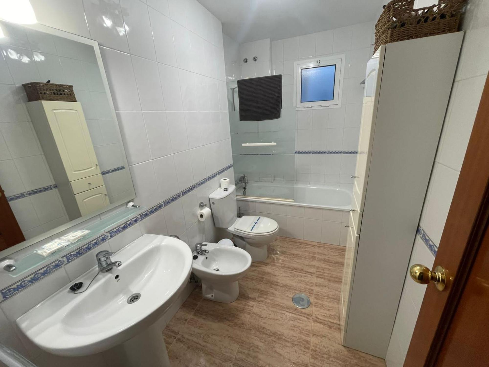 Apartamento A Unos Pasos De La Playa โรตา ภายนอก รูปภาพ